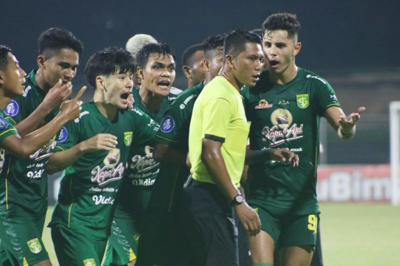 Komite Wasit PSSI Siap Tindak Agus Fauzan, Wasit Madura United vs Persebaya